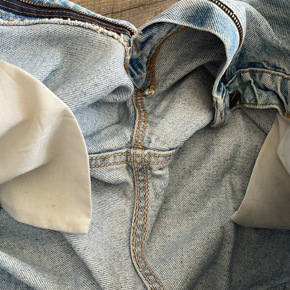 Vintage Levi's women's 34x32" - Picture 13 of 14